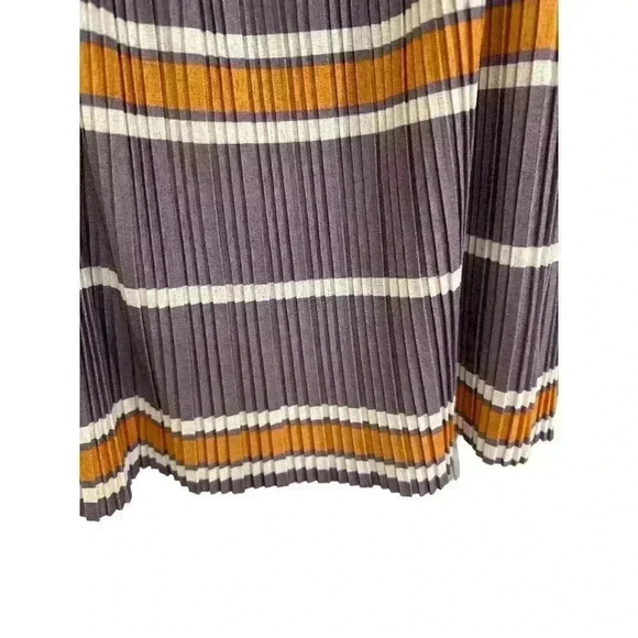 - Entro Pleated Purple and Gold Striped off the Shoulder top Size S, Pre-O… - Picture 2 of 7